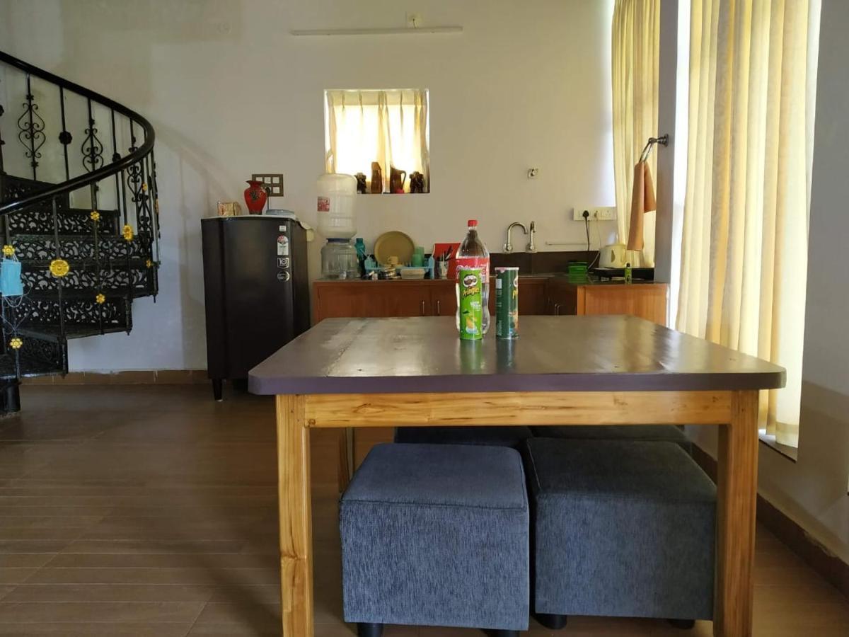 Waves Beach House Puduccseri Kültér fotó