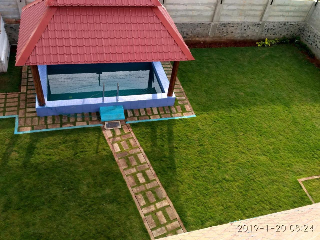 Waves Beach House Puduccseri Kültér fotó